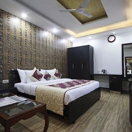Hotel Universe Inn New Delhi Luaran gambar