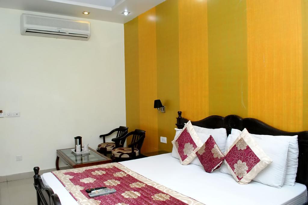 Hotel Universe Inn New Delhi Luaran gambar
